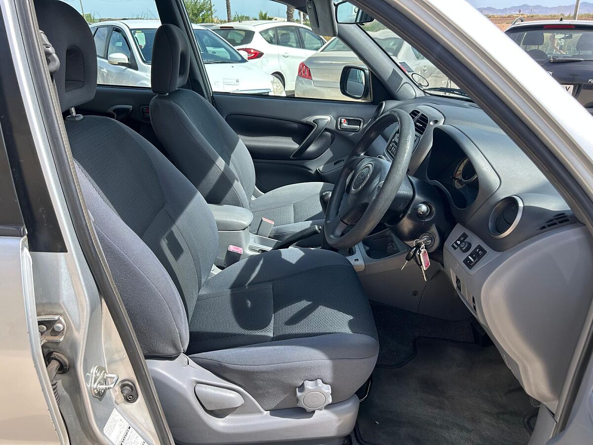 TOYOTA RAV 4 GX 2.0 VVTI 4X4 UK PLATED RHD IN SPAIN 130000 MILES SUPERB 2003